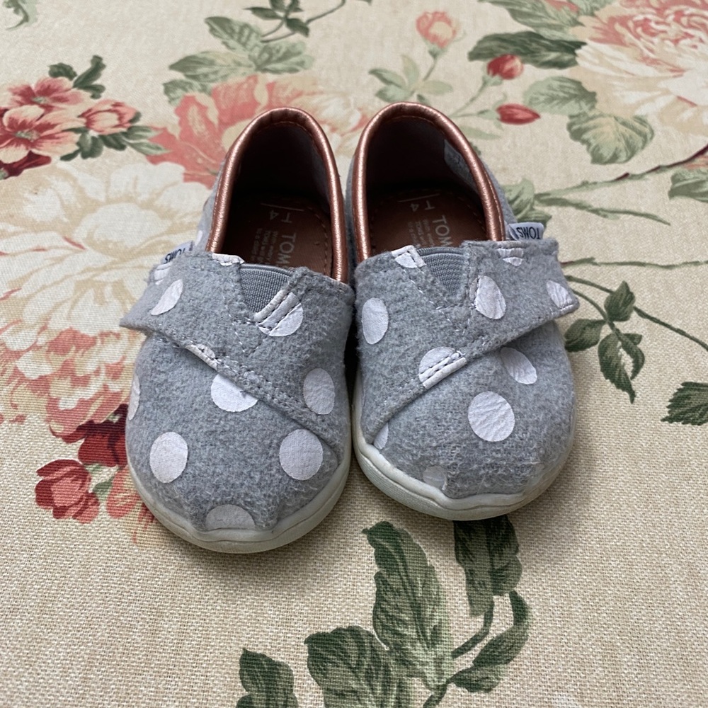 TOMS Toddler girl Velcro shoes